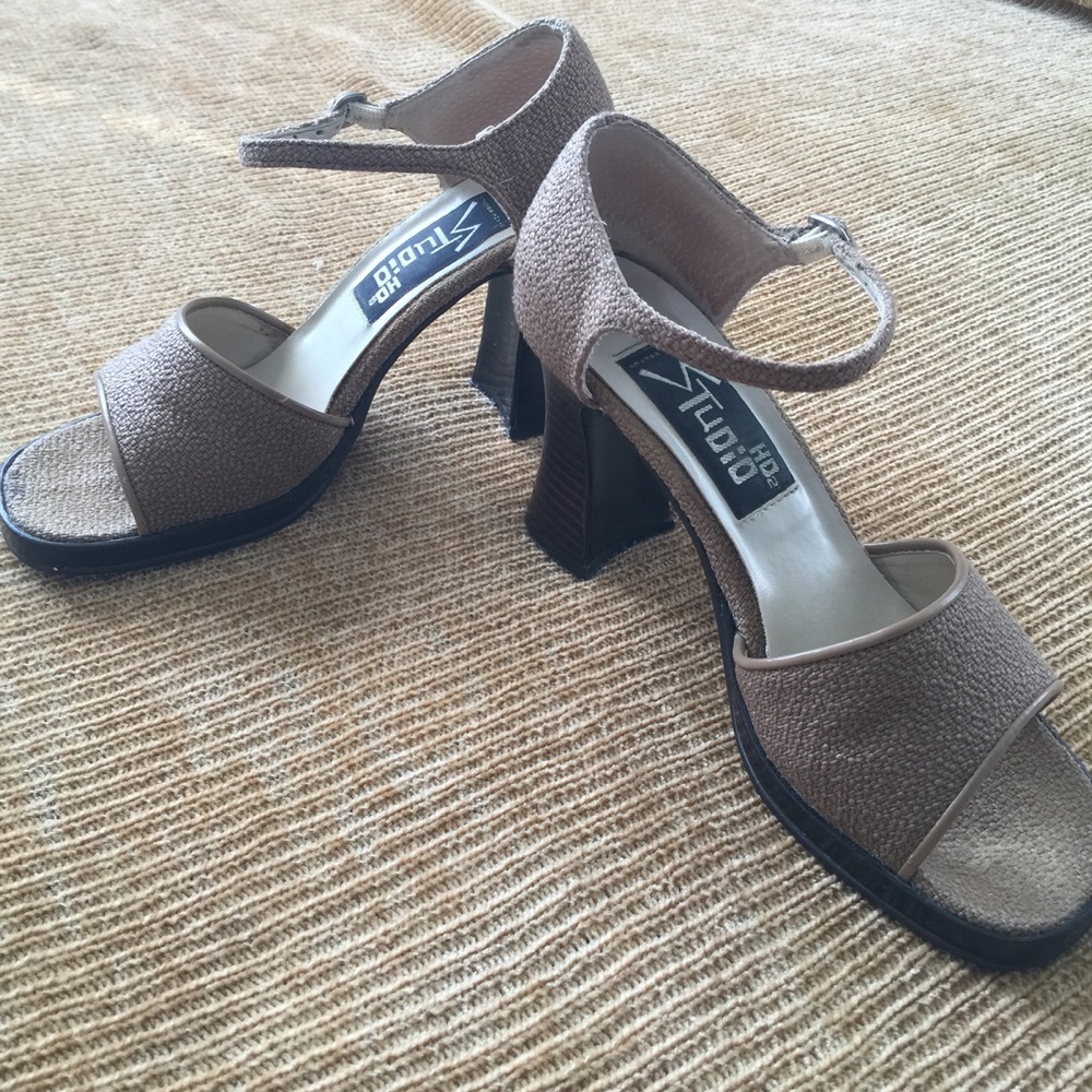 Open-toed Chunky Heels